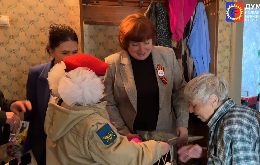 Поздравили с праздником особое поколение — детей войны.