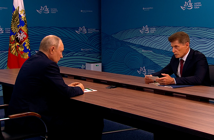 Владимир Путин поддержал предложения Олега Кожемяко по минимизации последствий ЧС в Приморье, сообщает www.primorsky.ru. Владимир Путин поддержал предложения Олега Кожемяко по минимизации последствий ЧС в Приморье, сообщает www.primorsky.ru.